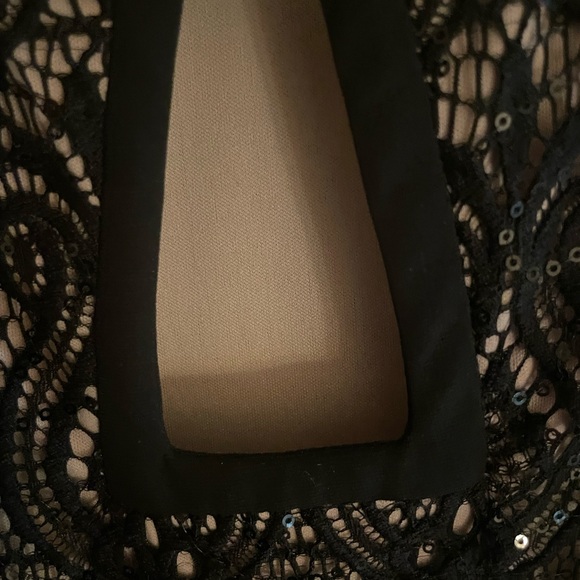 Absolutely stunning! And comfortable too! R&M Richards Gorgeous Black Dress - Picture 7 of 8